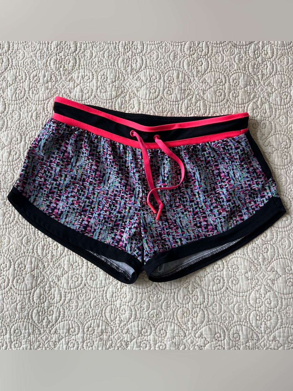 FABLETICS 3 inch running short in size XS